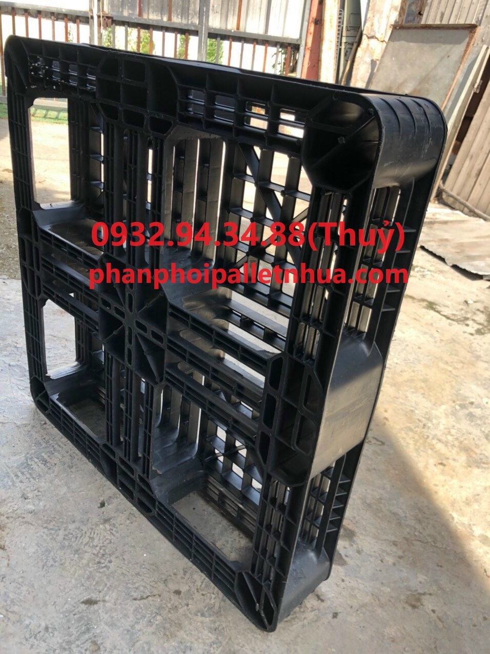 địa chỉ bán pallet nhựa chống tràn dầu uy tín giá rẻ