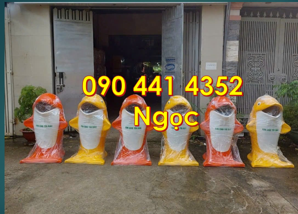 Thùng rác con cá heo màu vàng, xanh dương, màu sắc theo yêu cầu