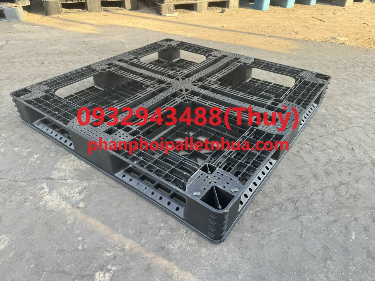 cửa hang chuyên bán pallet nhựa cũ giá rẻ