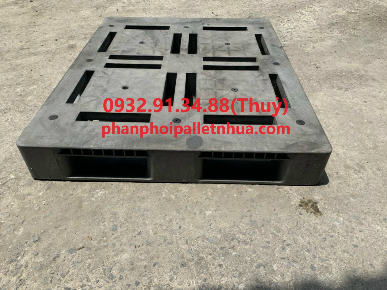 vật liệu pallet nhựa cũ dùng trong xây dựng