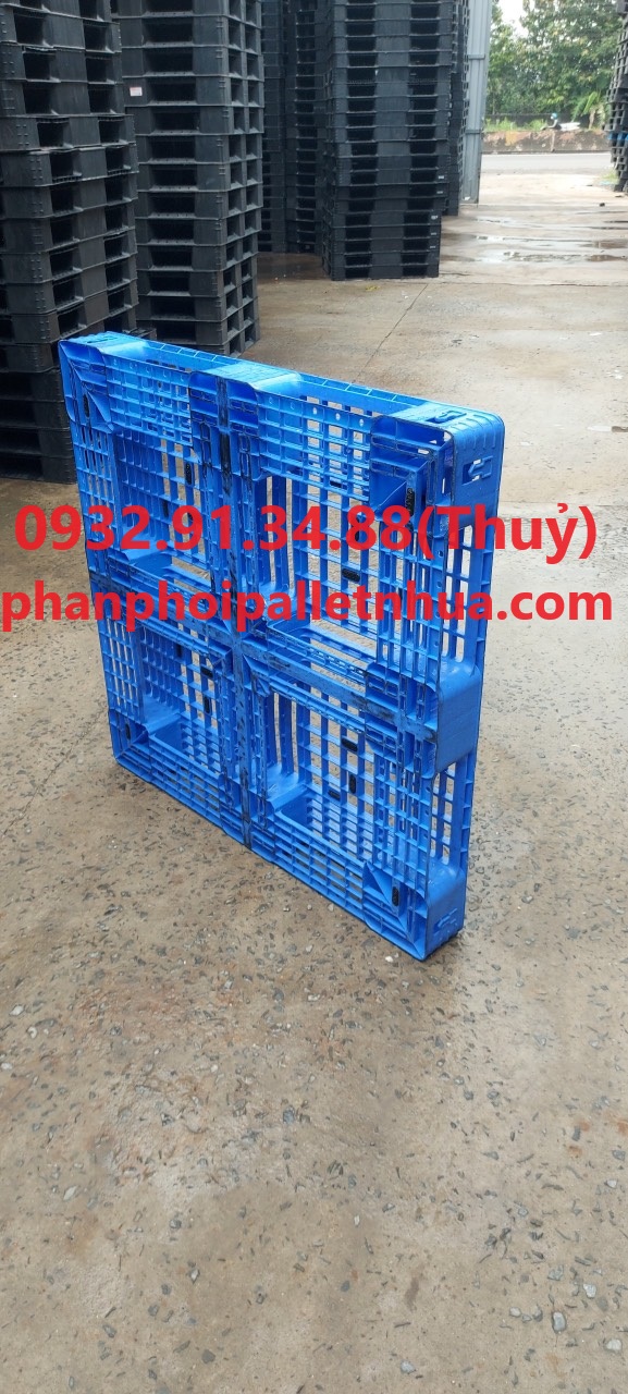 vật liệu pallet nhựa cũ dùng trong xây dựng
