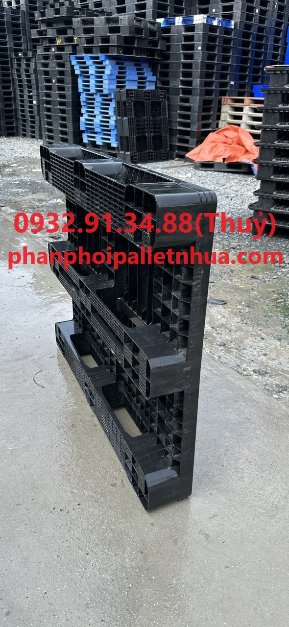vật liệu pallet nhựa cũ dùng trong xây dựng