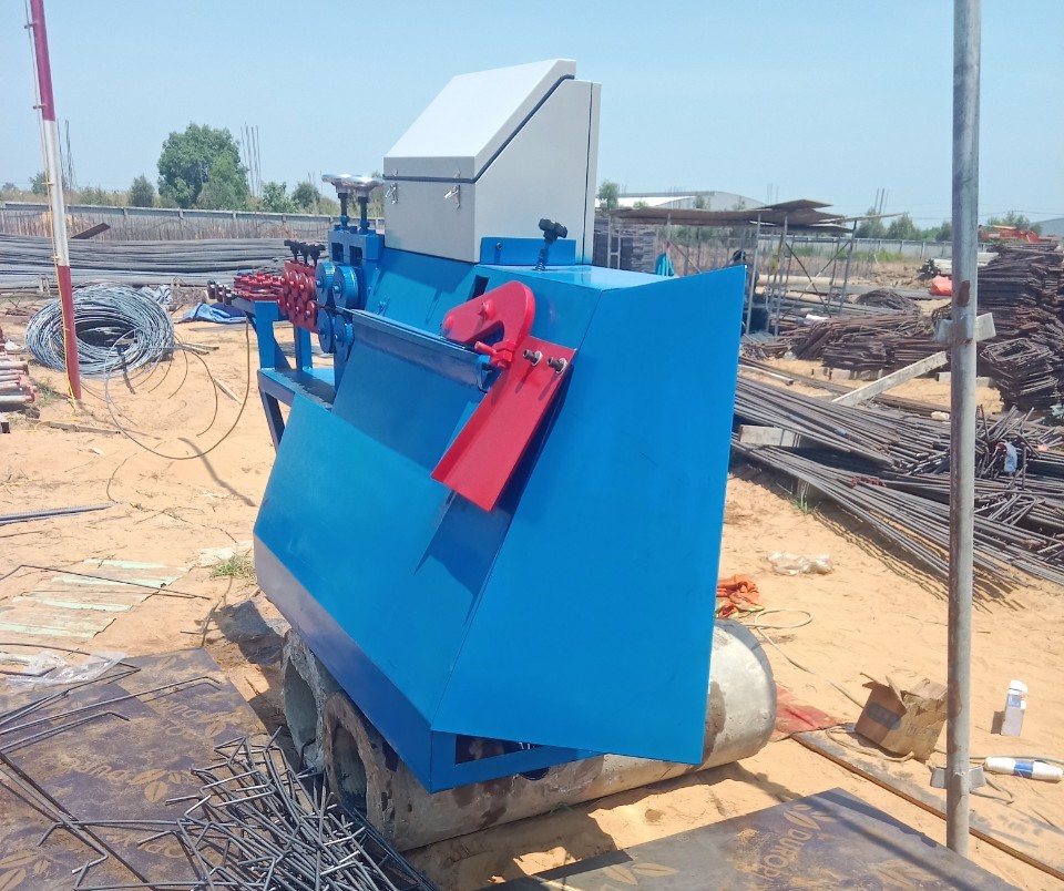 Máy bẻ đai siêu tốc - Công ty Lê Nguyễn