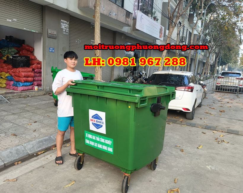 Thùng rác 1000L công cộng màu xanh tại Miền Bắc