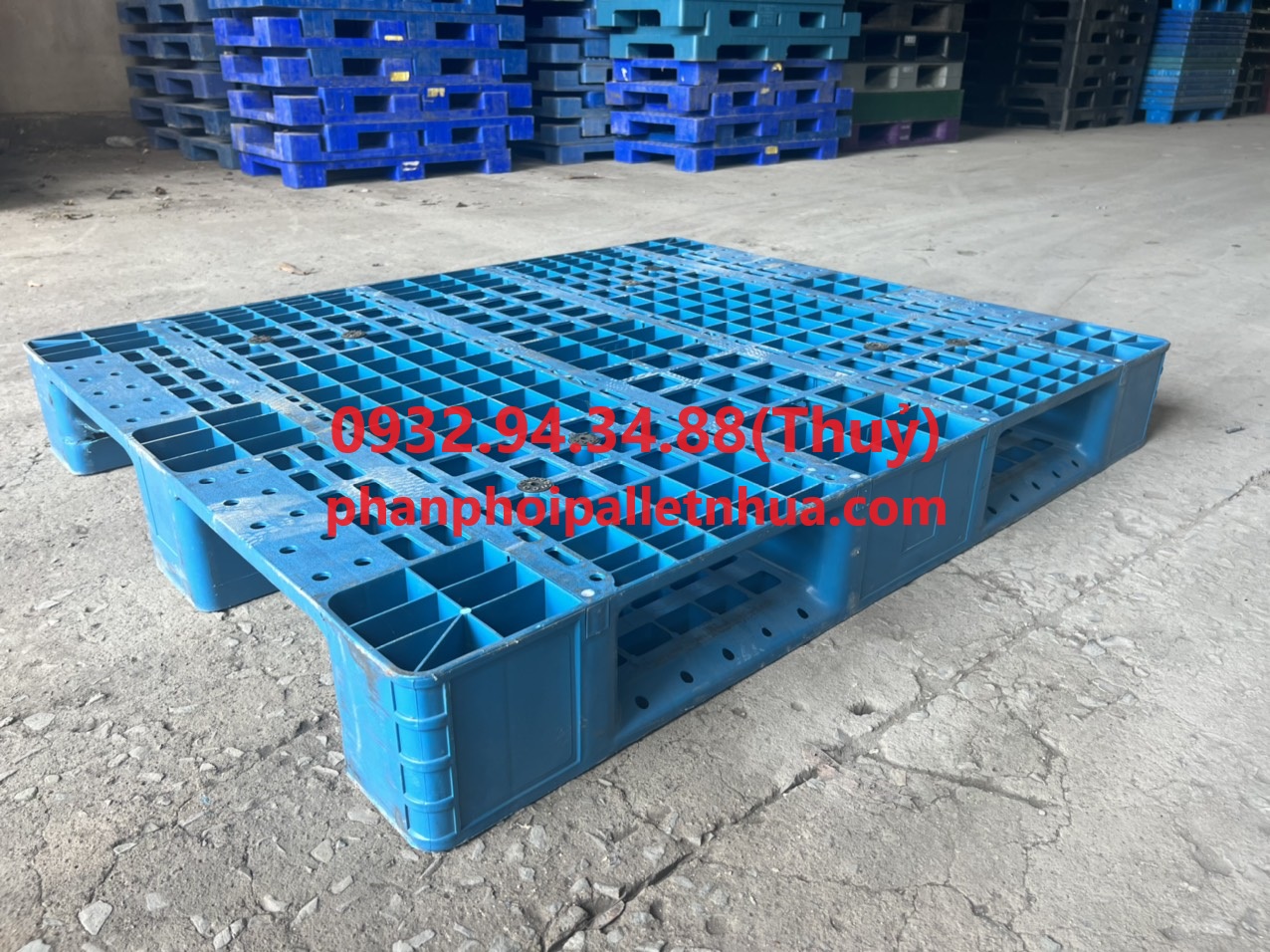 bán pallet nhựa dùng để kê hàng trong kho