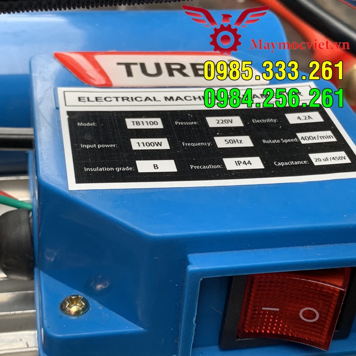 Máy phun thuốc trừ sâu cho vườn Sầu Riêng có gắn điều khiển từ xa