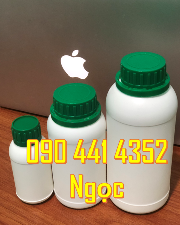 Chai nhựa 1 lít đựng nước giặt, vỏ chai nhựa 0.5 lít đựng phân bón