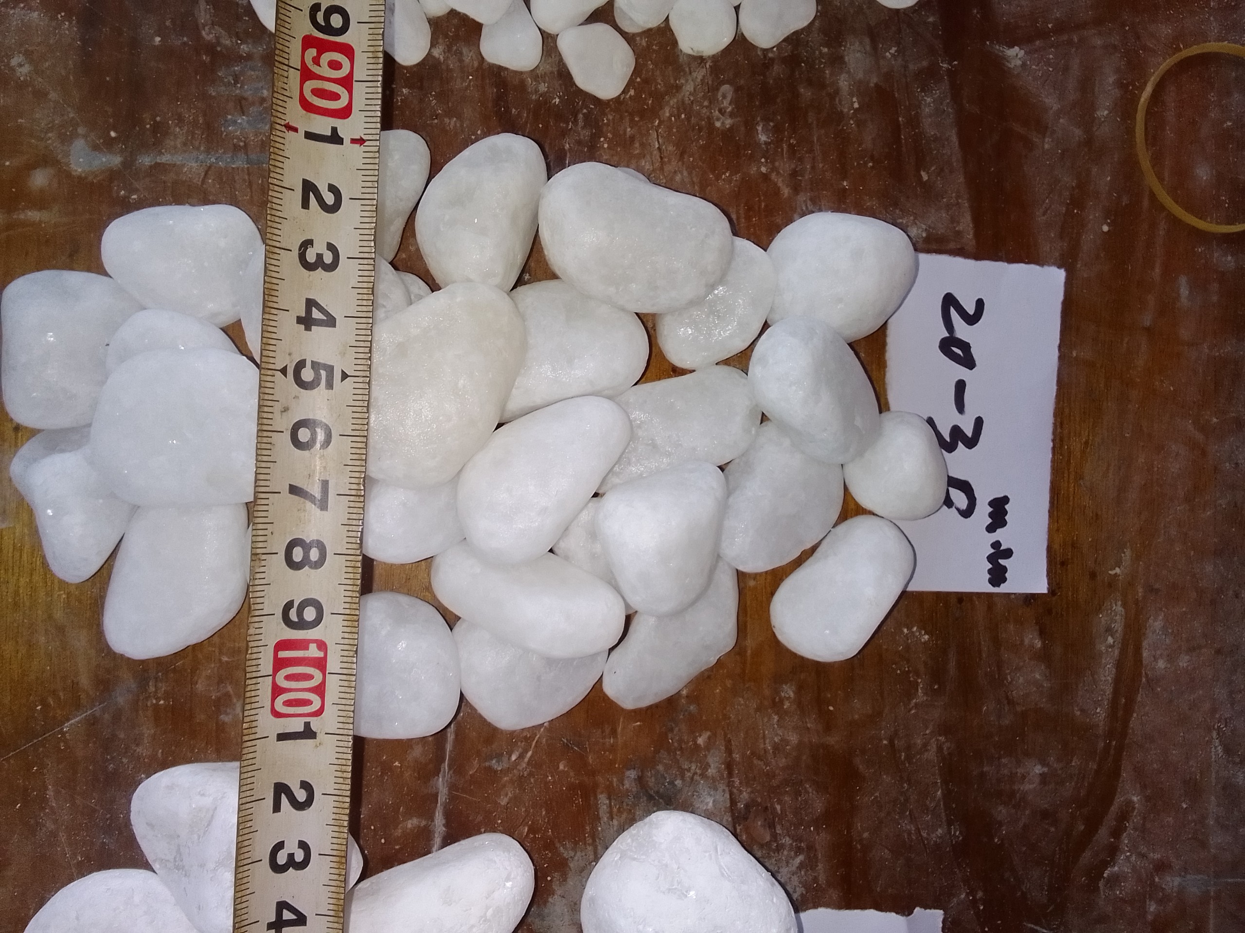 Sản xuất đá hạt trắng 60 mesh, 80 mesh... các kích thước