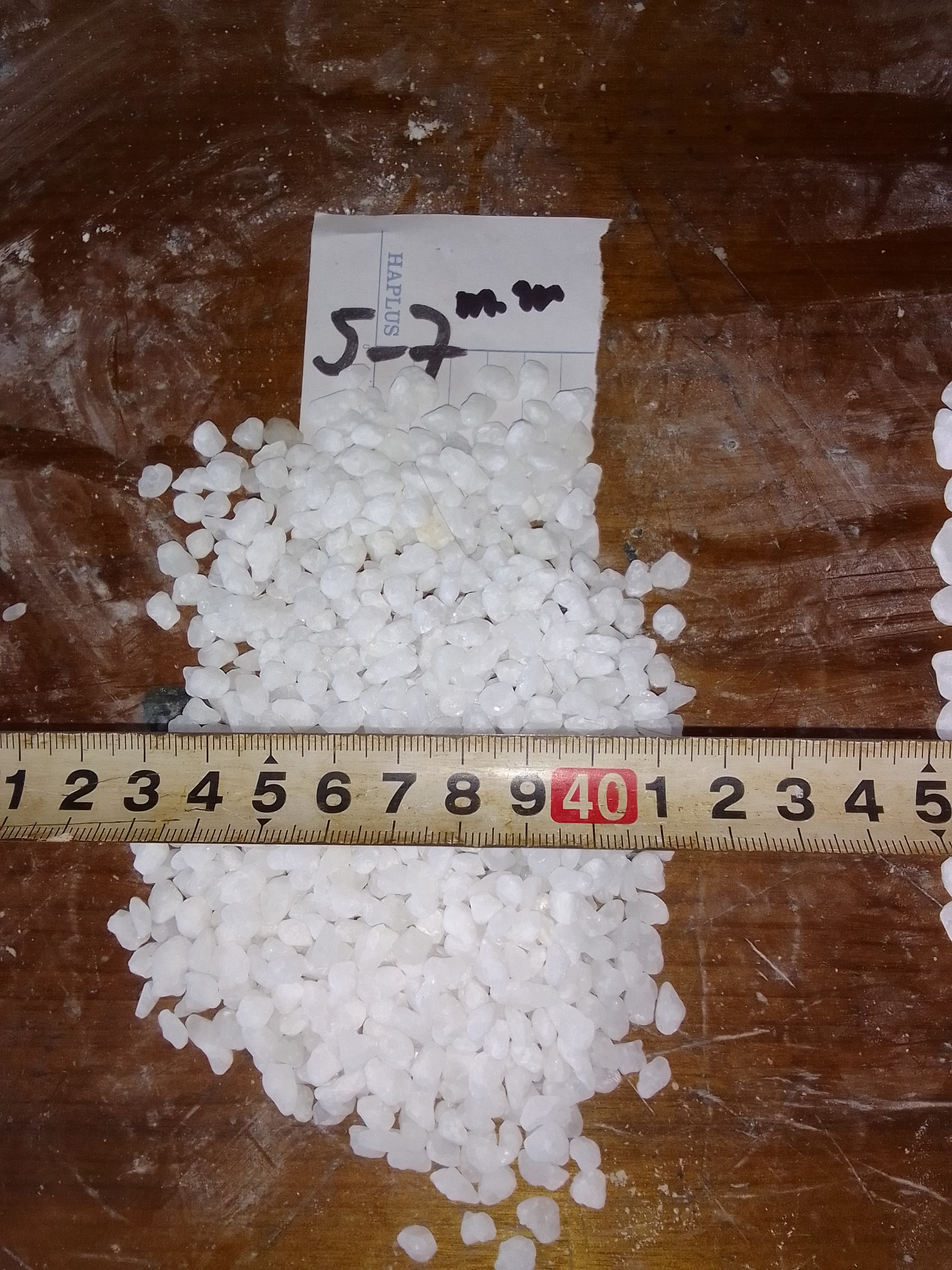 Sản xuất đá hạt trắng 60 mesh, 80 mesh... các kích thước