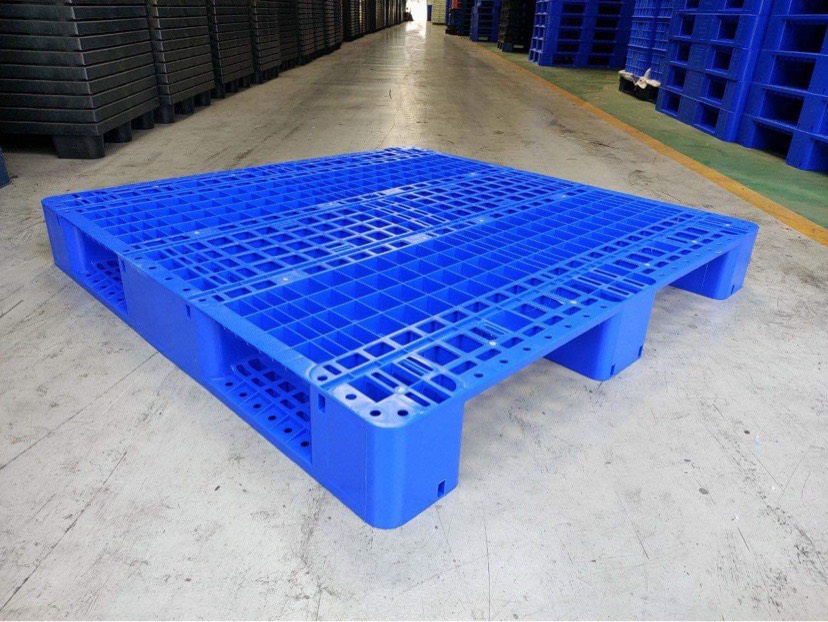 pallet nhựa đã sử dụng giá rẻ, liên hệ 0932943488