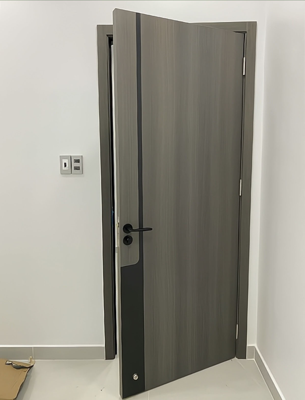 Cửa gỗ carbon tại Long An - báo giá chi tiết