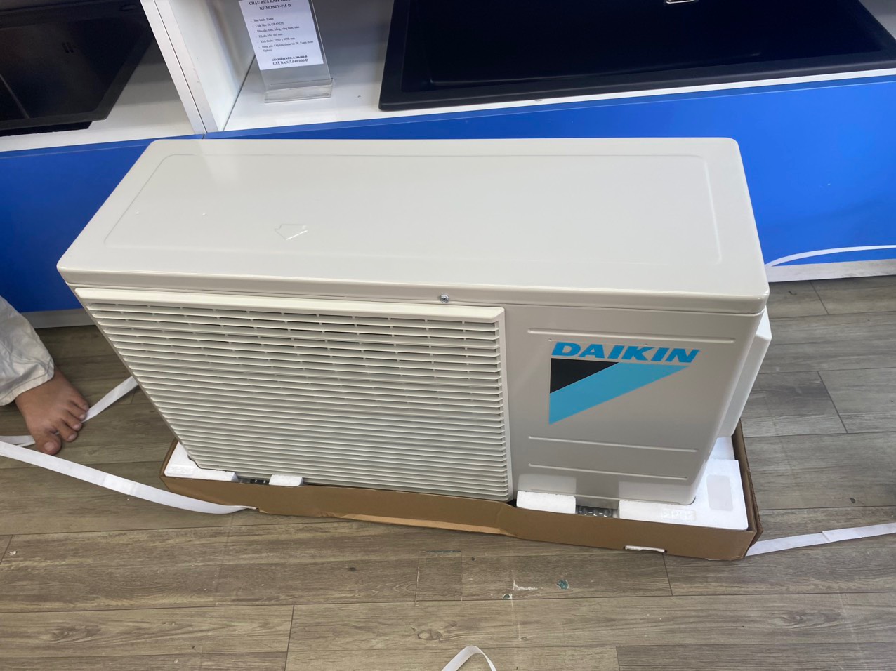 Máy lạnh daikin 1hp FTF25XAV1V