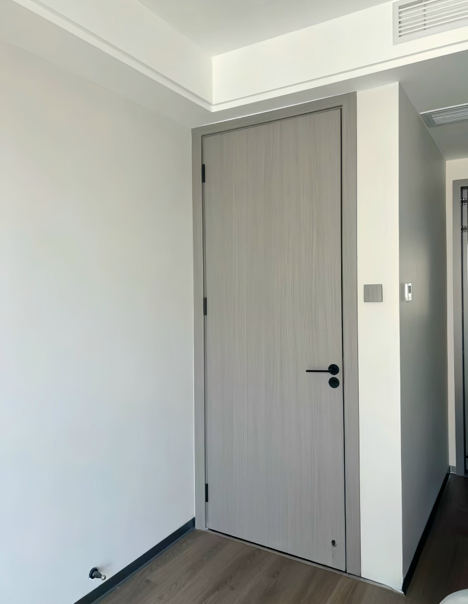 Cửa gỗ carbon tại Lâm Đồng - Cửa gỗ giá rẻ