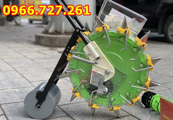 Máy trỉa hạt , tra hạt ngô đậu lạc 12 răng có bánh xe đẩy