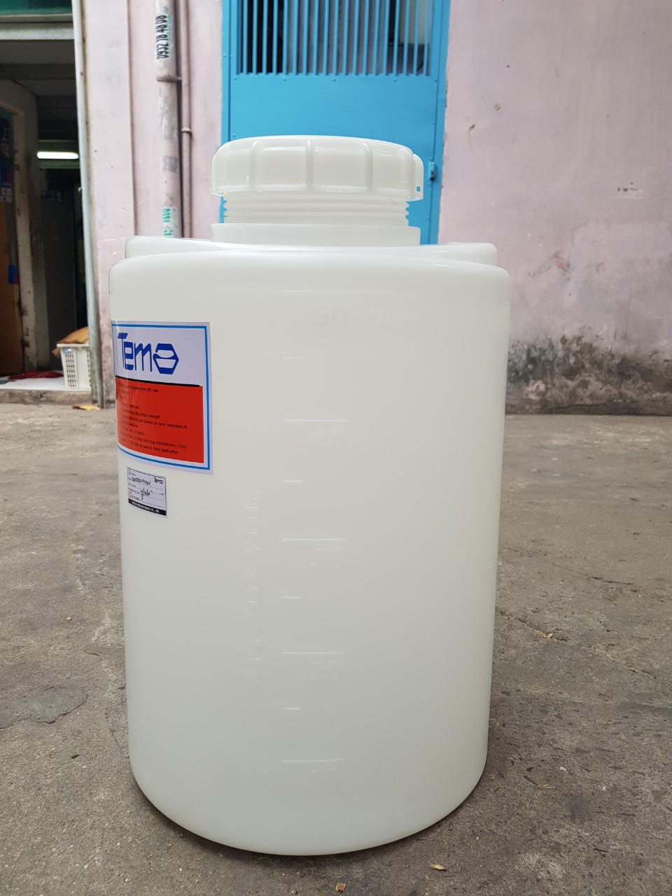 bồn nhựa 50l tema hãng pakco thái chuyên đựng hóa chất các loại.