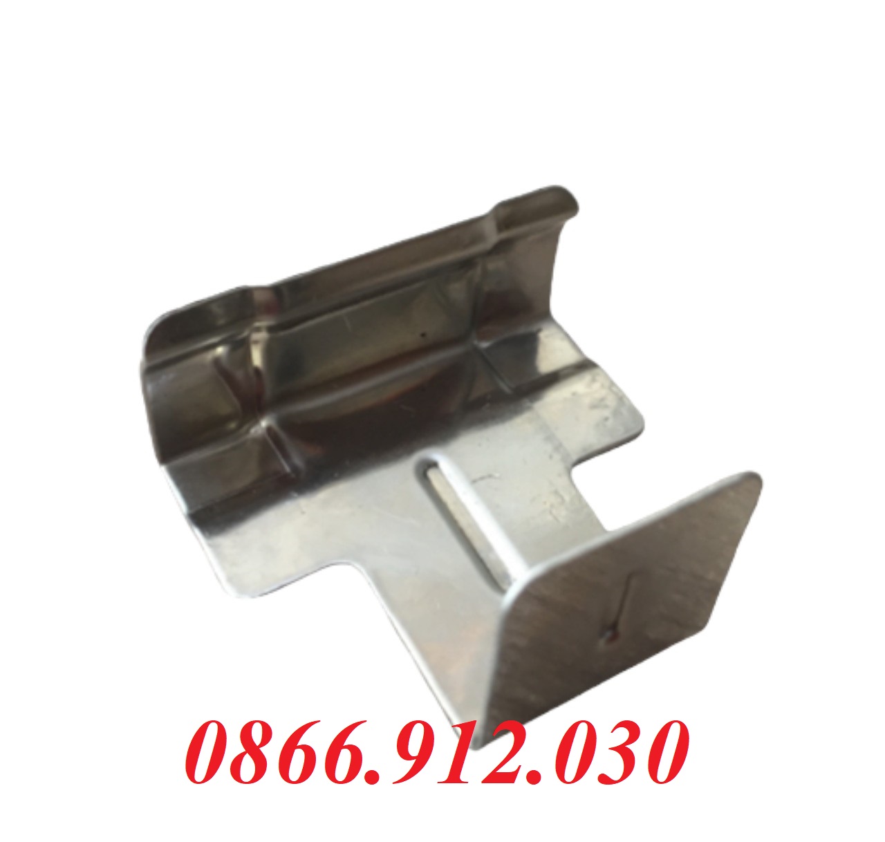 Xử lý nước đọng trên tấm pin năng lượng mặt trời