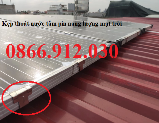 Xử lý nước đọng trên tấm pin năng lượng mặt trời