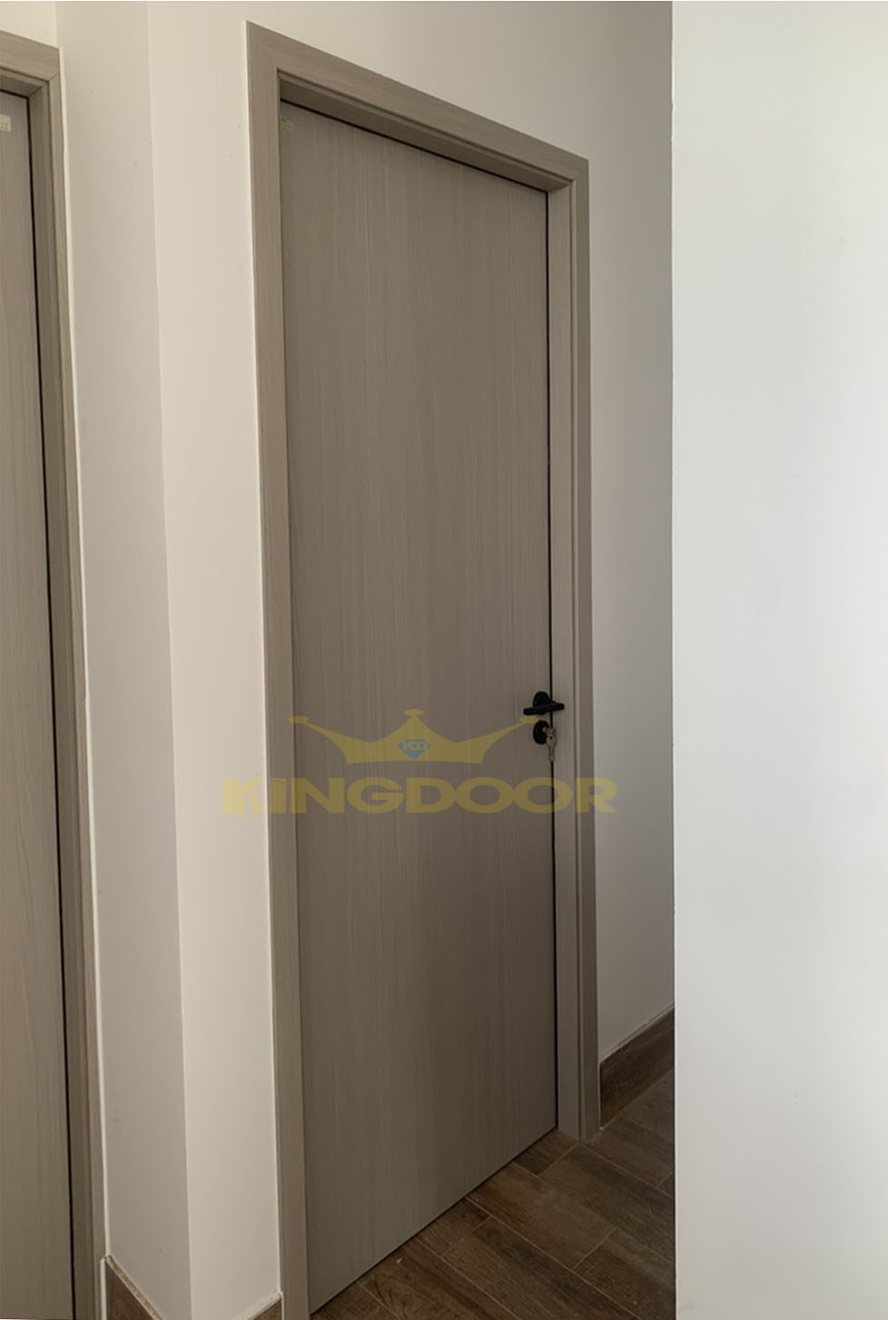Cửa gỗ carbon tại quận Tân Bình - TP HCM