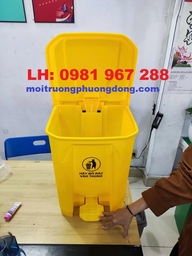 Thùng rác nhựa 30 lít đạp chân loại mới tại hà nội