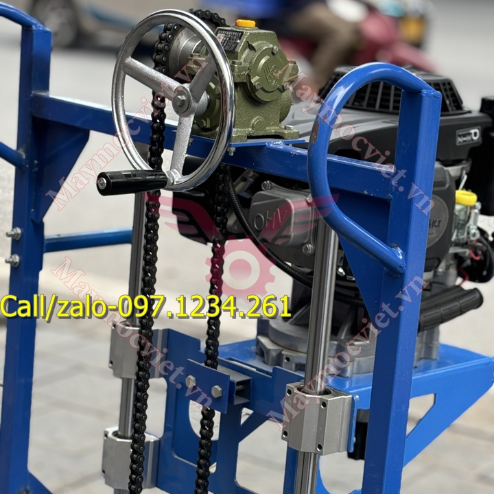 Máy khoan đất công nghệ cao 7Hp Kawasaki KW196 màu xanh