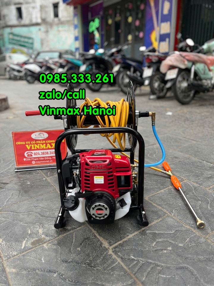 Máy phun thuốc trừ sâu có rulo cuốn dây chạy xăng Turbo TB35