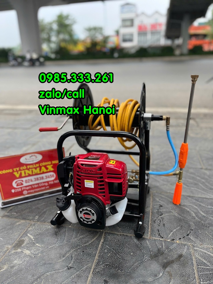 Máy phun thuốc trừ sâu có rulo cuốn dây chạy xăng Turbo TB35