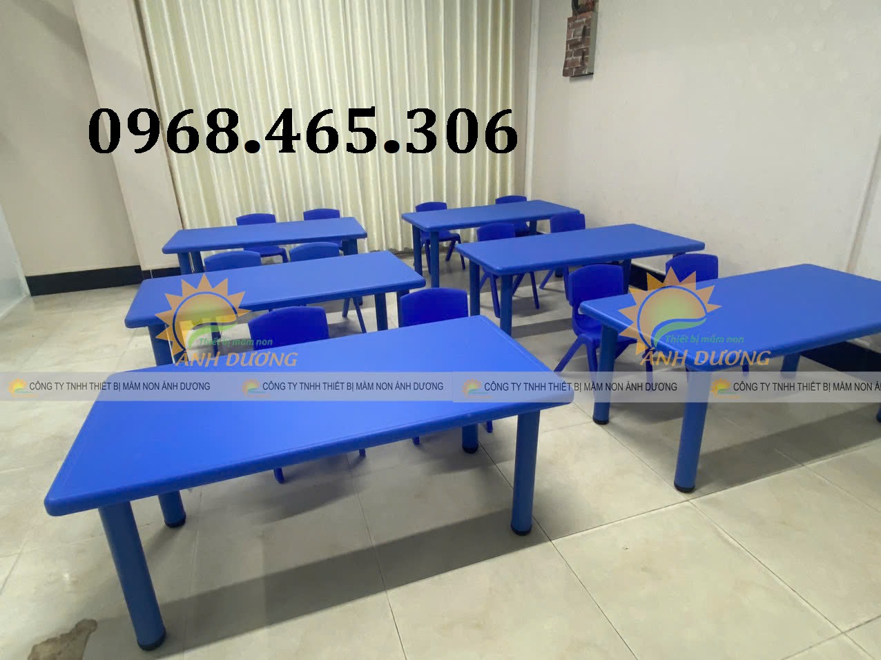 Bàn bán nguyệt mầm non, bàn oval mầm non nhập khẩu 4 màu