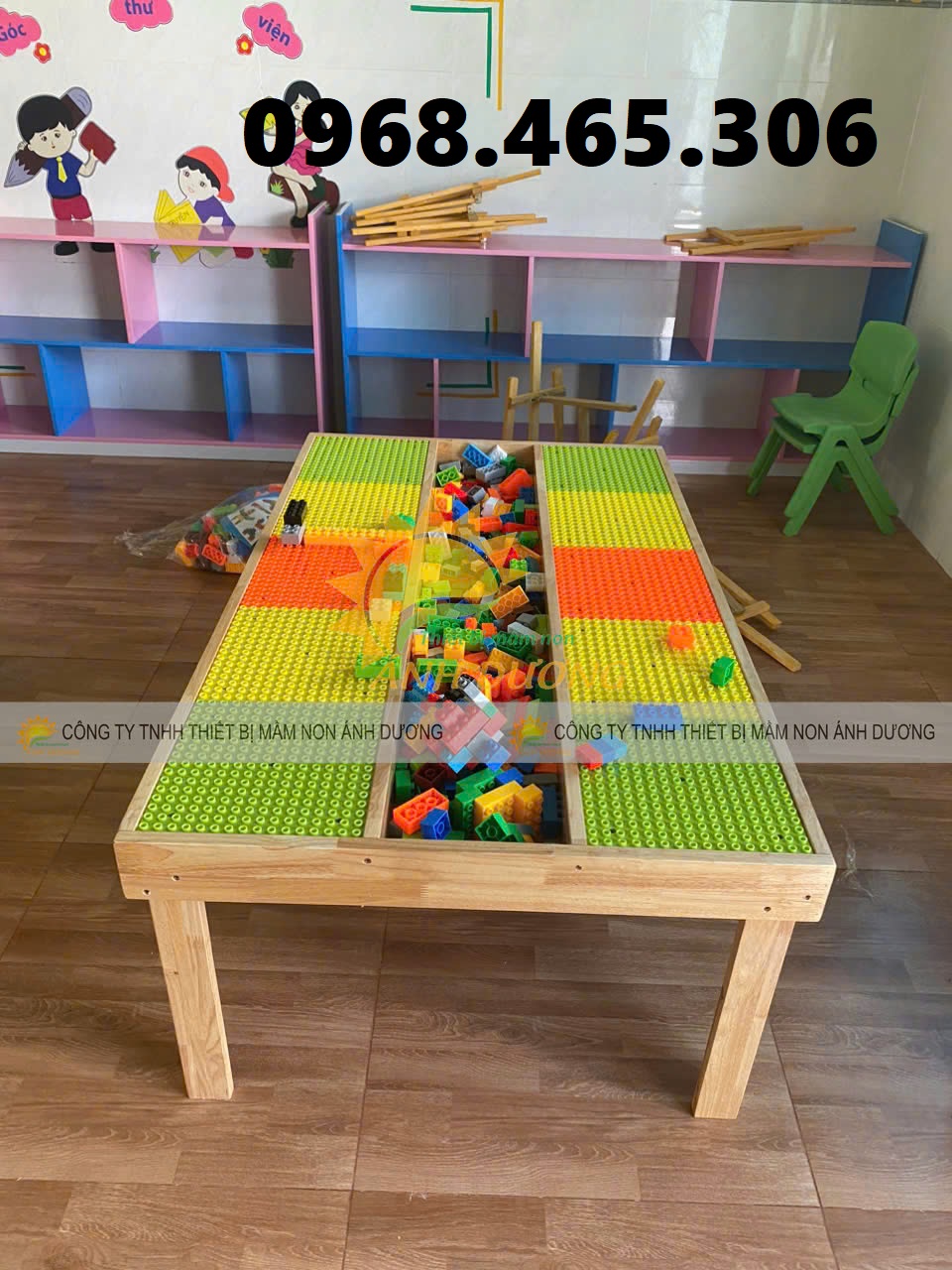 Bàn chơi lego trẻ em bằng gỗ , tường gắn lego trẻ em bằng gỗ