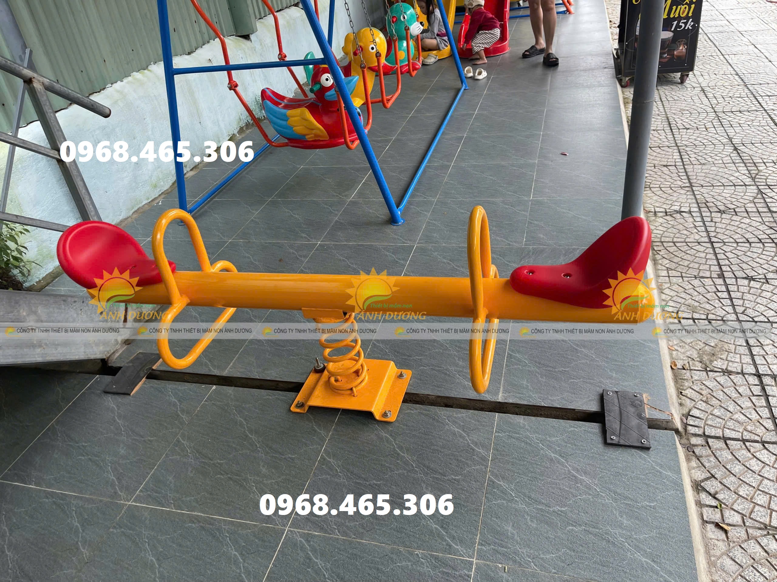 Bập bênh lò xo trẻ em, bập bênh lò xo nhập khẩu 4 chỗ ngồi