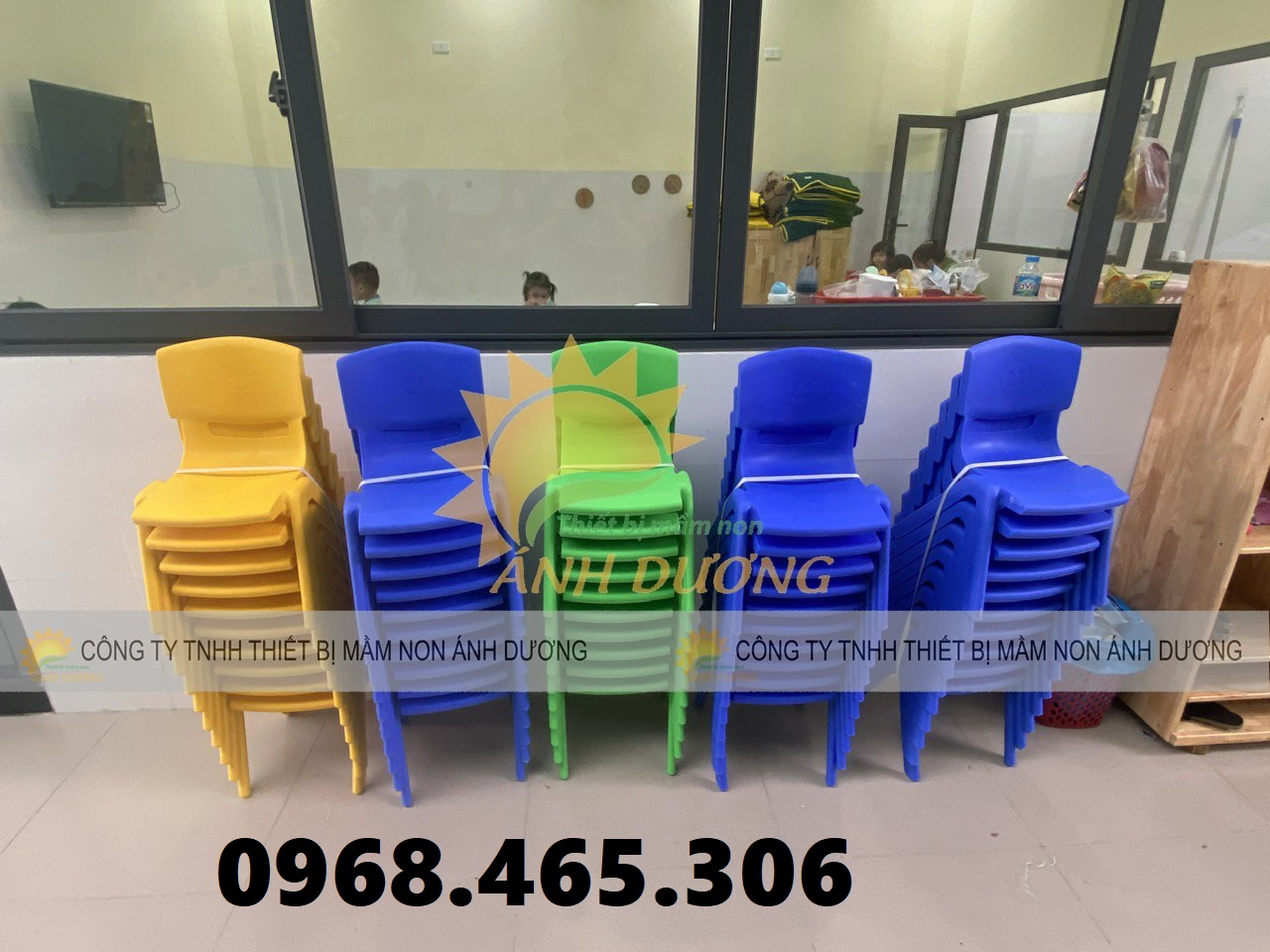 Ghế nhựa mầm non nhập khẩu 4 màu, ghế nhựa đúc mầm non