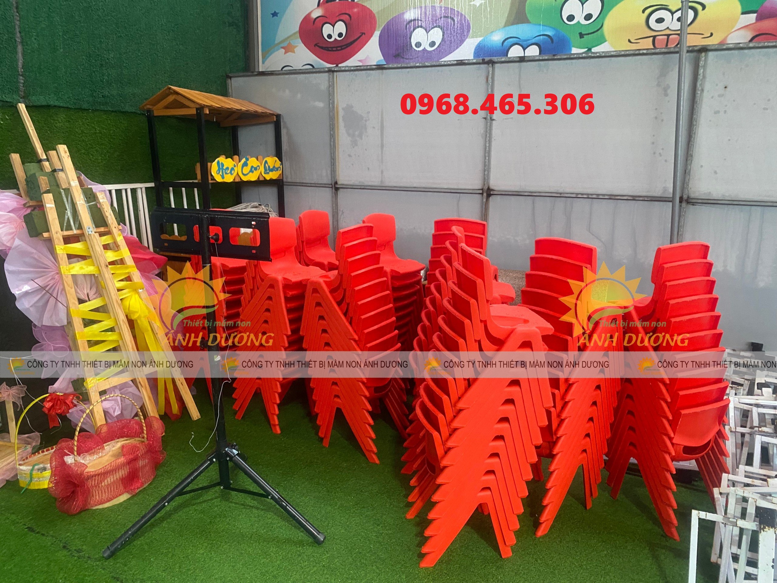 Ghế nhựa mầm non nhập khẩu 4 màu, ghế nhựa đúc mầm non