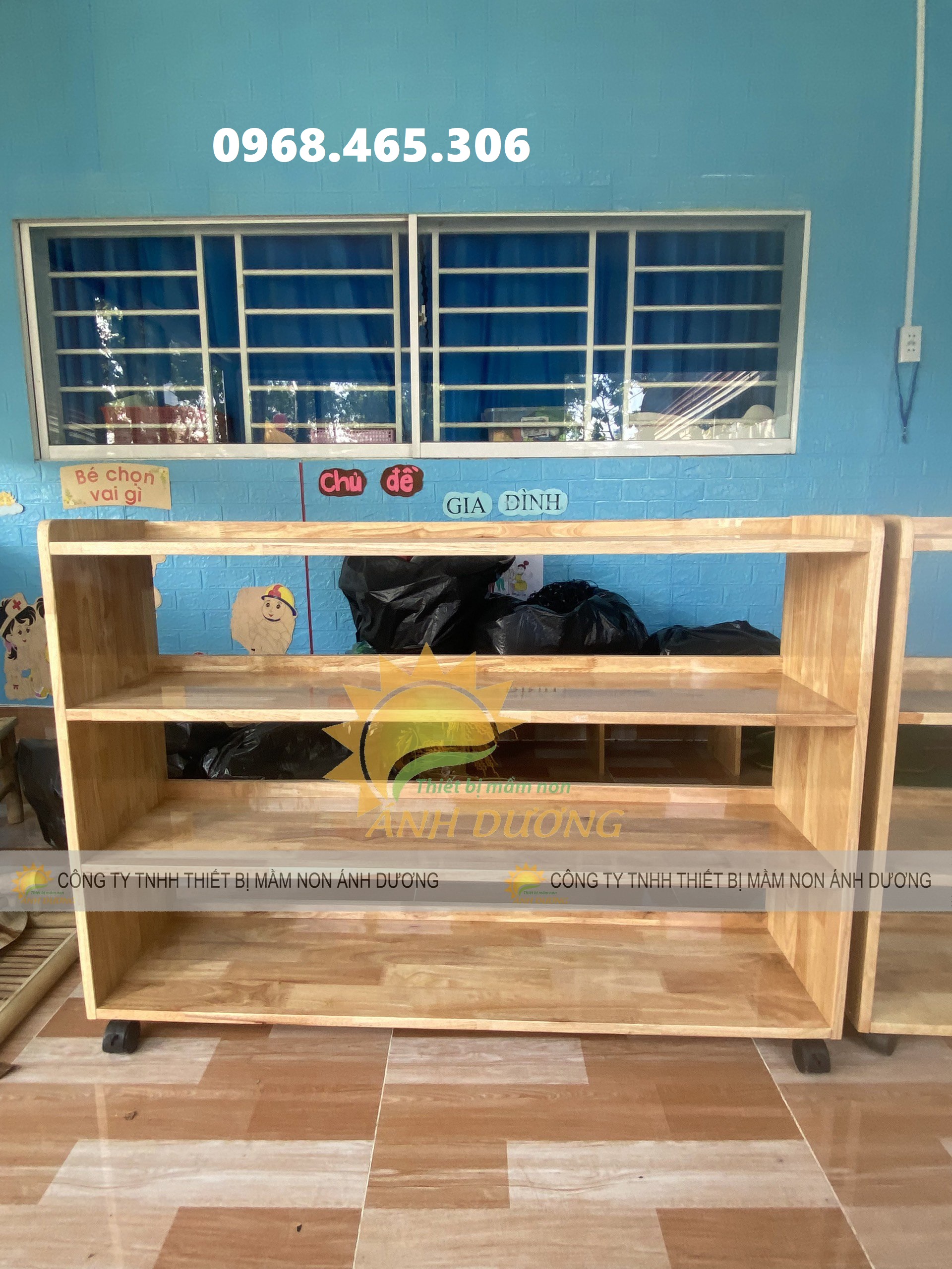 Kệ gỗ cao su mầm non, kệ gỗ 3 tầng mầm non, kệ gỗ nhà trẻ mẫu giáo
