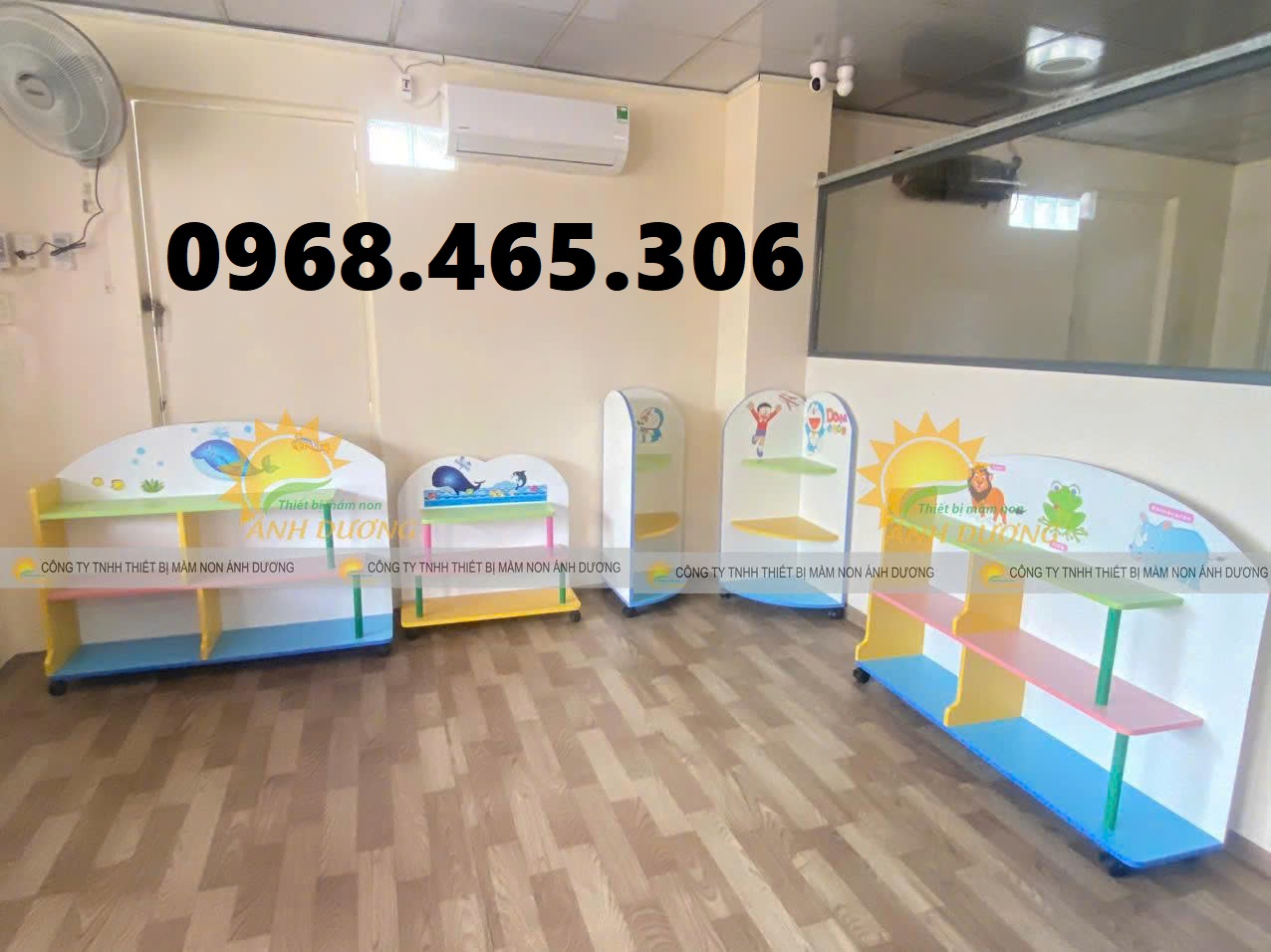Kệ góc mầm non, kệ nhà trẻ, kệ cá nhân mầm non bằng gỗ