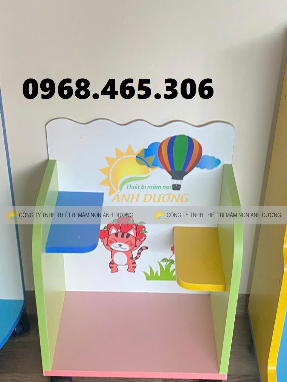 Kệ góc mầm non, kệ nhà trẻ, kệ cá nhân mầm non bằng gỗ