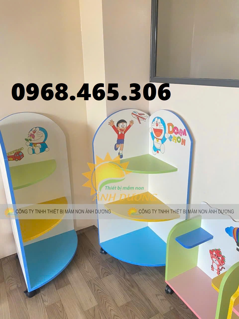 Kệ góc mầm non, kệ nhà trẻ, kệ cá nhân mầm non bằng gỗ
