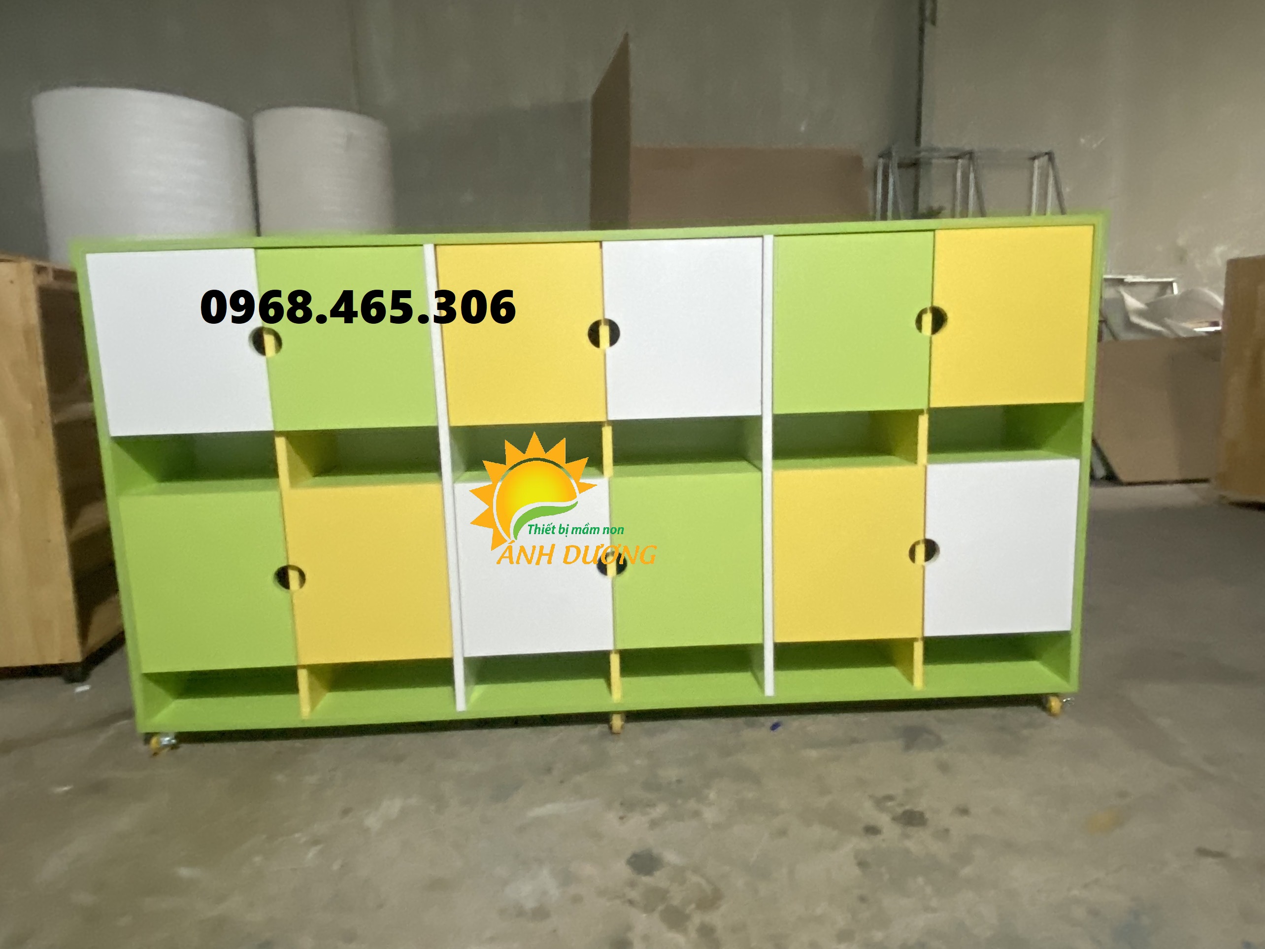 Tủ cặp gỗ mầm non, tủ cặp dép mầm non bằng gỗ, tủ đựng balo mầm non