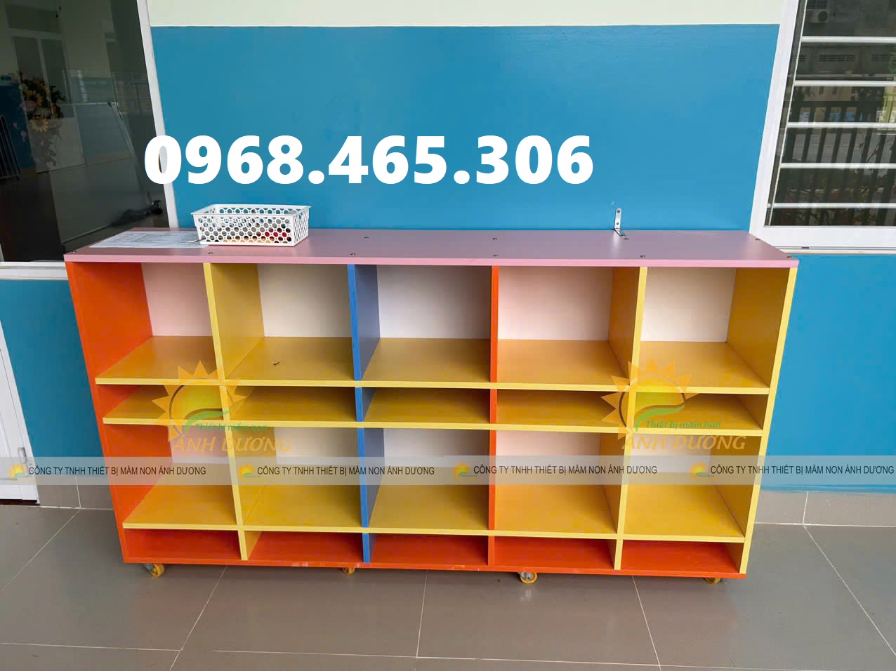 Tủ cặp gỗ mầm non, tủ cặp dép mầm non bằng gỗ, tủ đựng balo mầm non