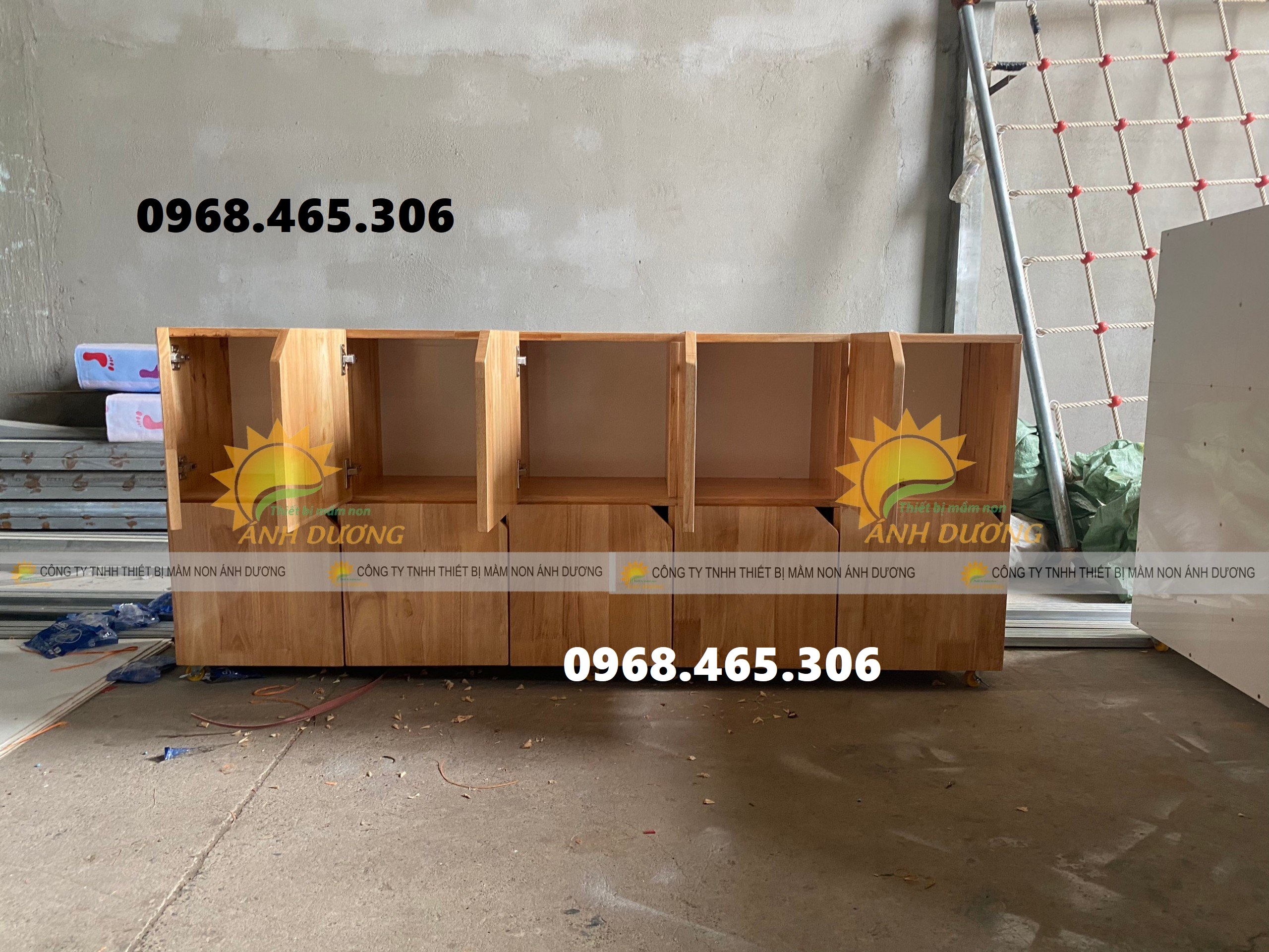 Tủ cặp dép mầm non, tủ gỗ đựng cặp mầm non, kệ đựng balo mầm non