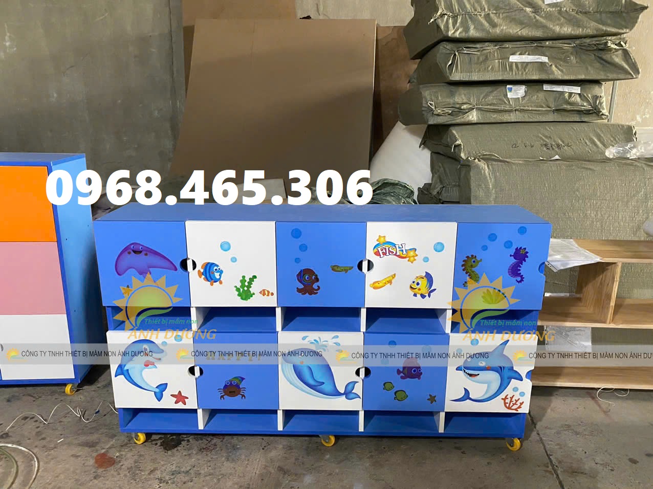 Tủ cặp dép mầm non, tủ gỗ đựng cặp mầm non, kệ đựng balo mầm non