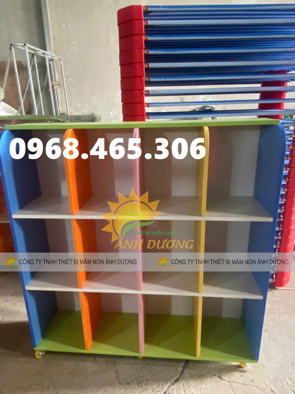 Tủ cặp dép mầm non, tủ gỗ đựng cặp mầm non, kệ đựng balo mầm non