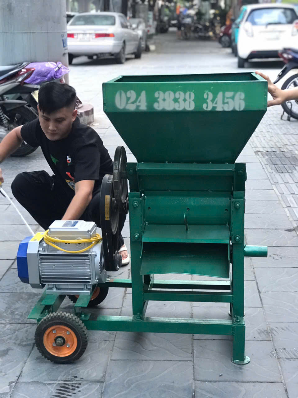 mấy xất vỏ cà phê tươi chạy điện