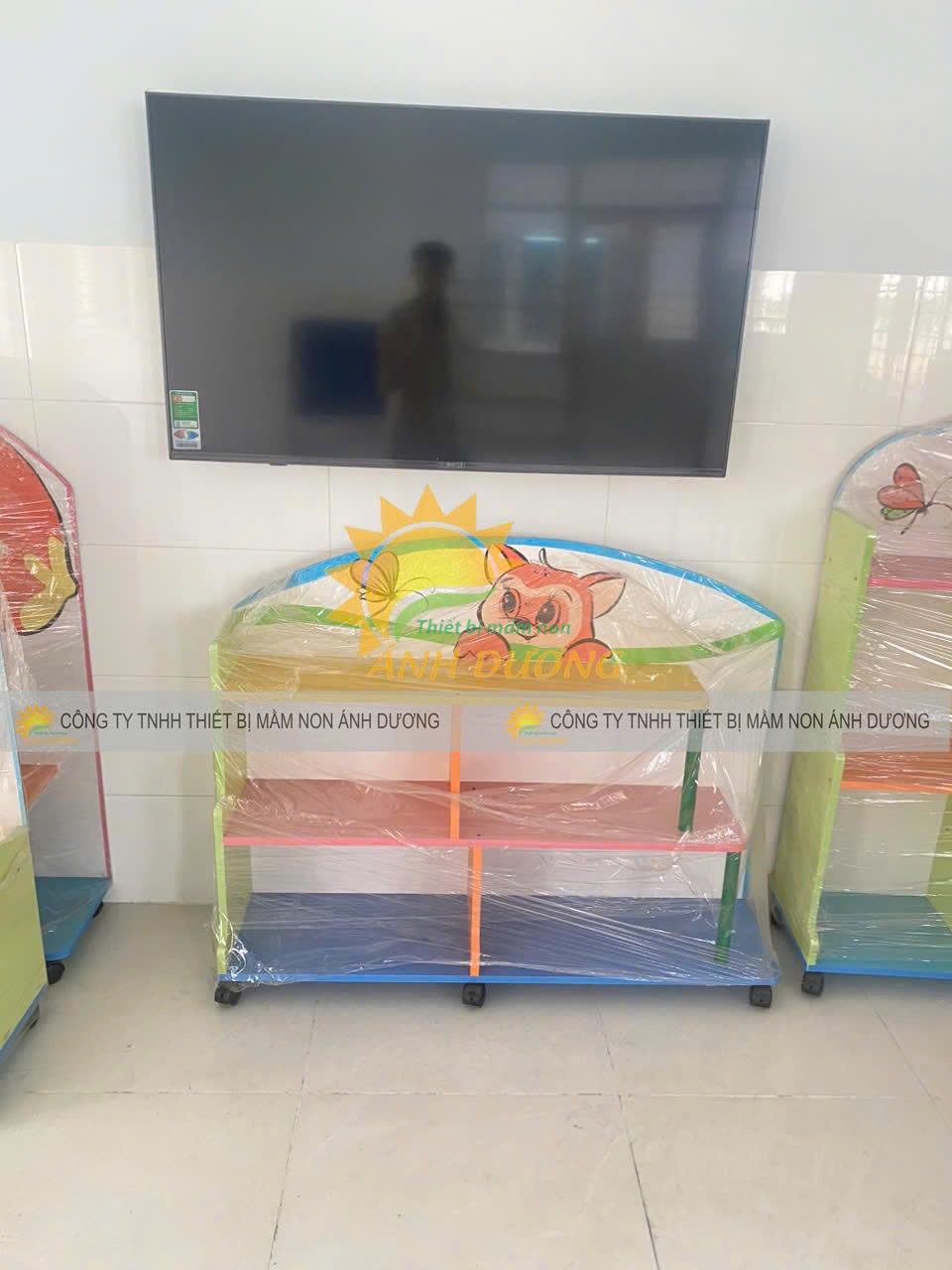 Kệ gỗ mầm non, kệ gỗ MDF mầm non, kệ 3 tầng mầm non bằng gỗ