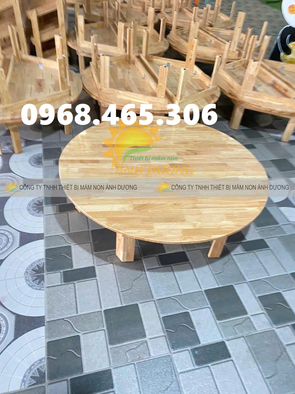 bàn gỗ tròn mầm non, bàn gỗ mầm non giá rẻ, kệ gỗ mầm non