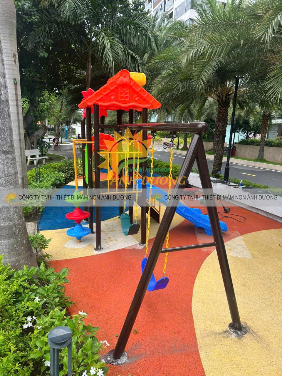 Bộ cầu trượt xích đu trẻ em, bộ liên hoàn cầu trượt mầm non giá rẻ