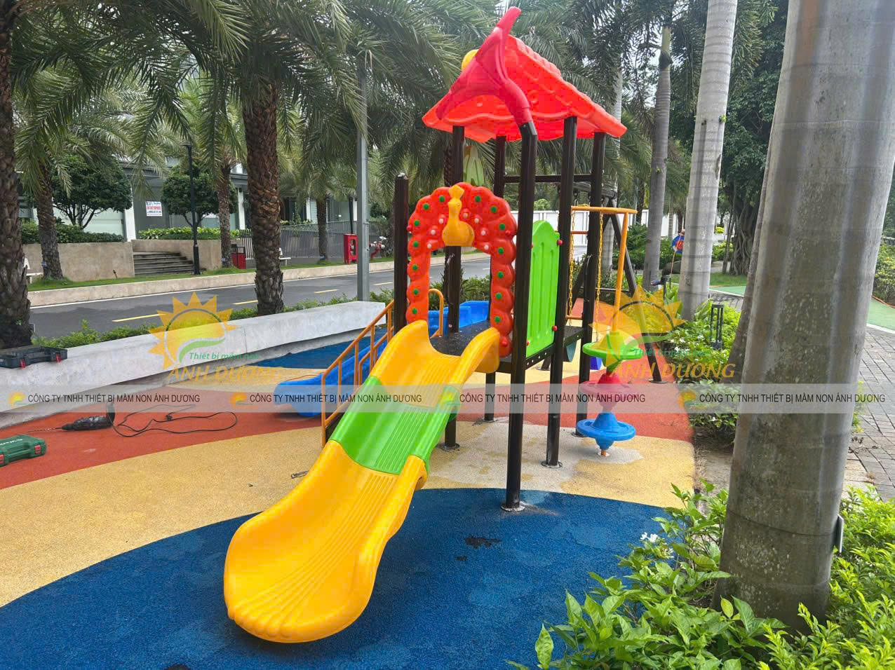Bộ cầu trượt xích đu trẻ em, bộ liên hoàn cầu trượt mầm non giá rẻ