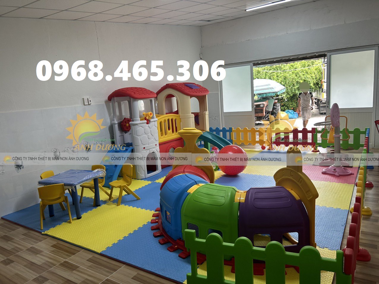 Hàng rào nhựa khu vui chơi trẻ em, rào chắn trẻ em nhựa nhập khẩu