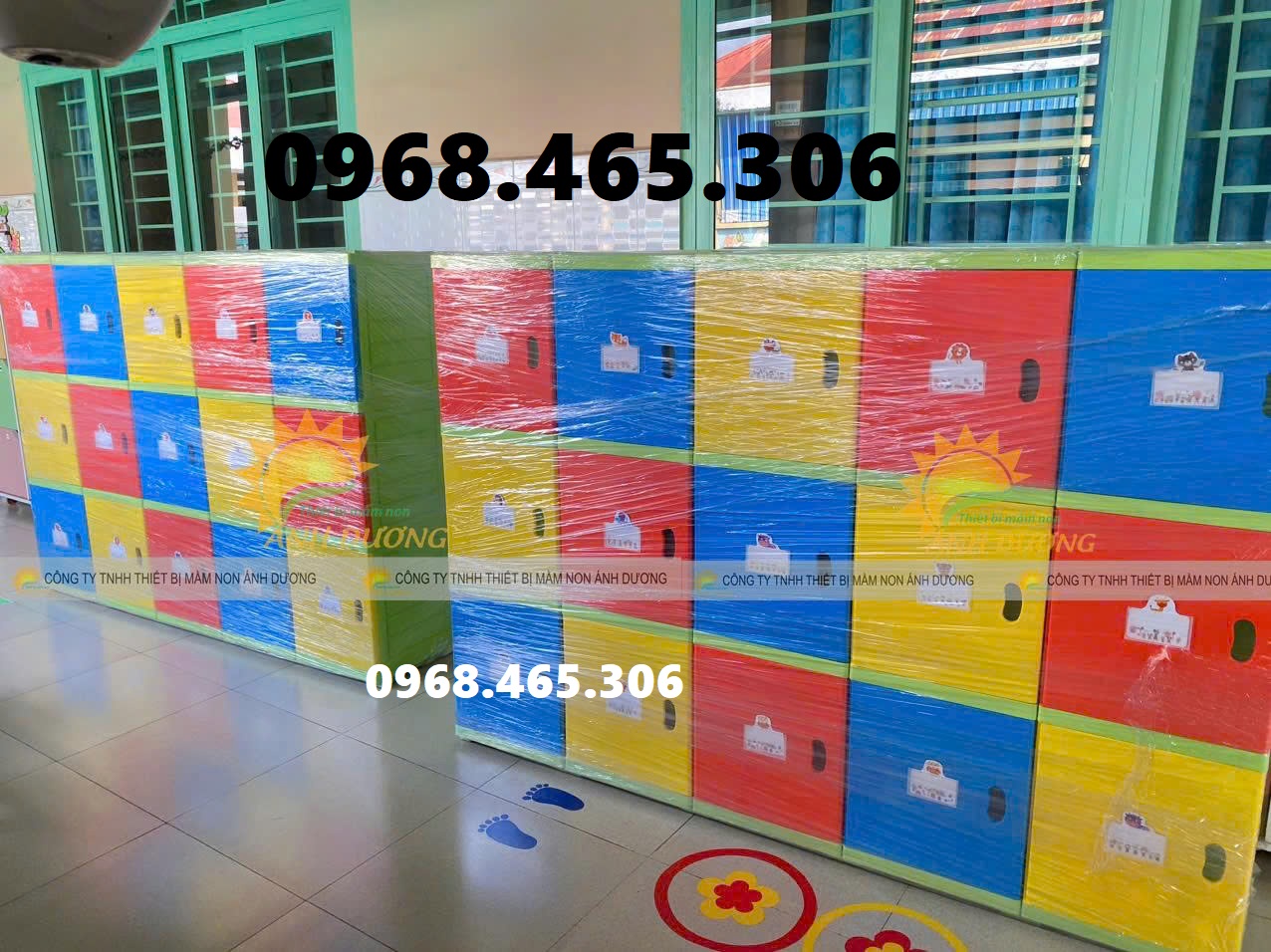 Kệ gỗ mầm non nhiều màu, kệ gỗ MDF mầm non, kệ góc mầm non