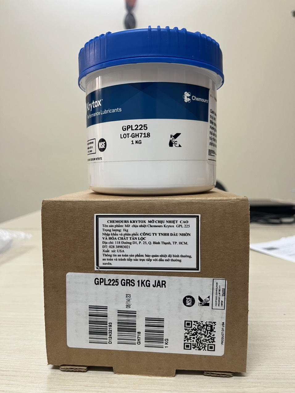 MỠ BÒ BÔI TRƠN CAO CẤP CHEMOURS KRYTOX GPL 225 CHỊU NHIỆT ĐỘ CAO