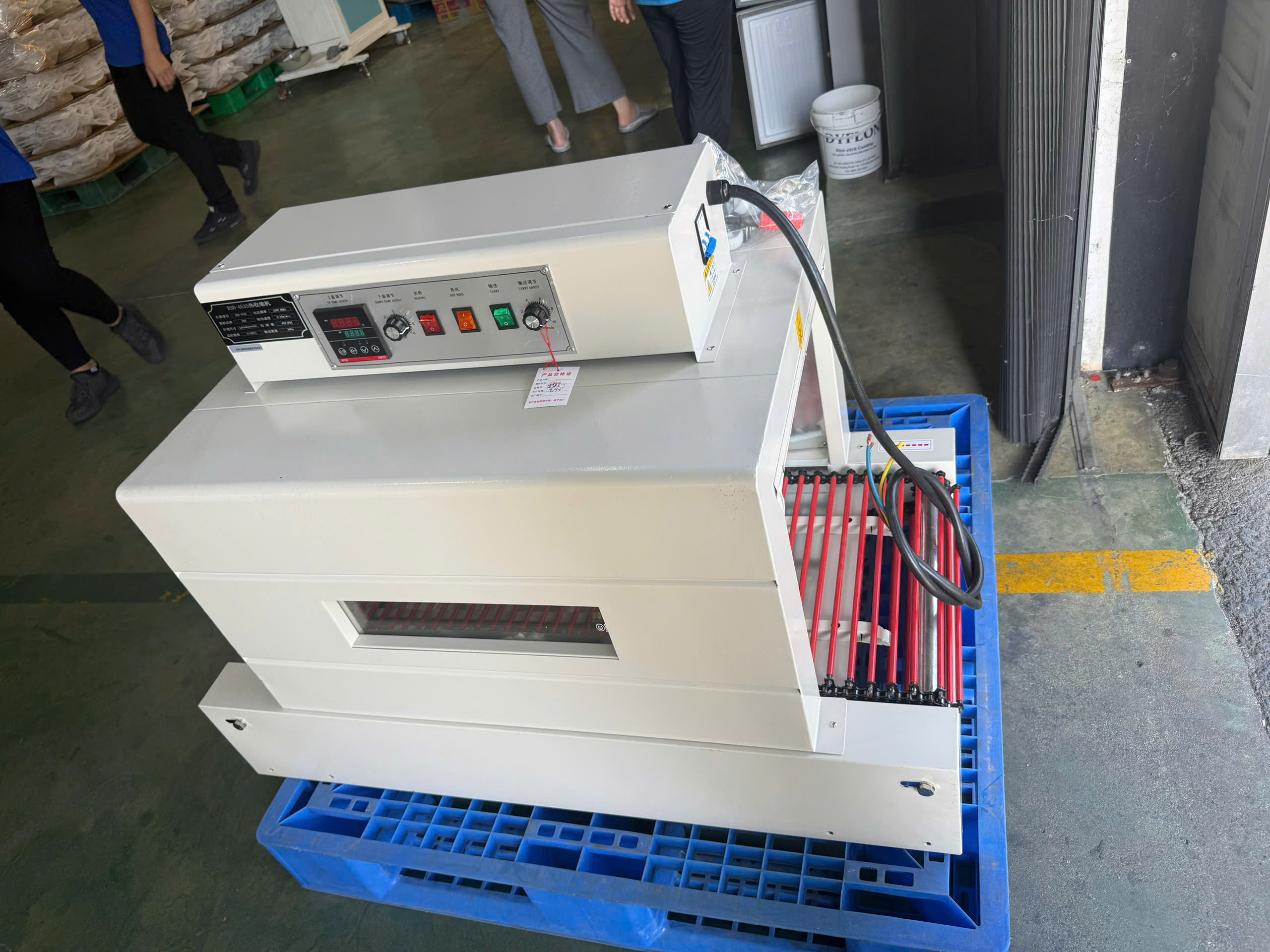 Giao hàng lắp đặt máy co màng - sẵn kho HCM & HN