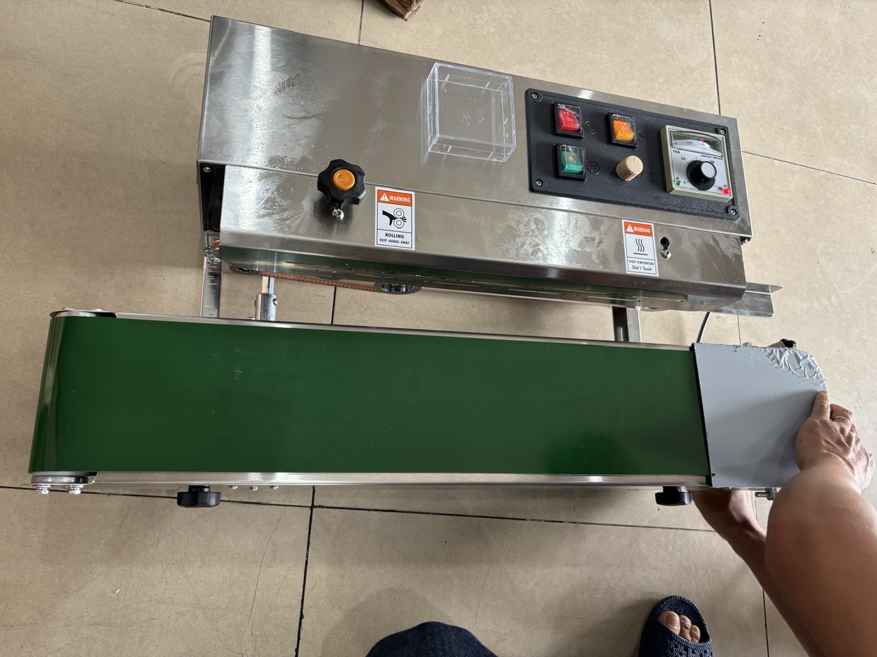 Máy hàn miệng túi liên tục FR900, máy ép bao nilong liên tục, máy hàn